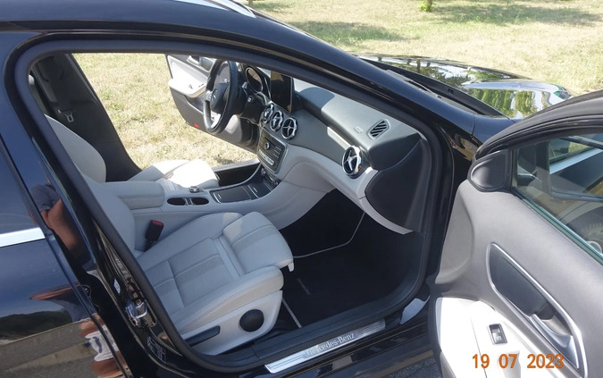 Mercedes-Benz GLA cena 89900 przebieg: 69850, rok produkcji 2018 z Wrocław małe 667